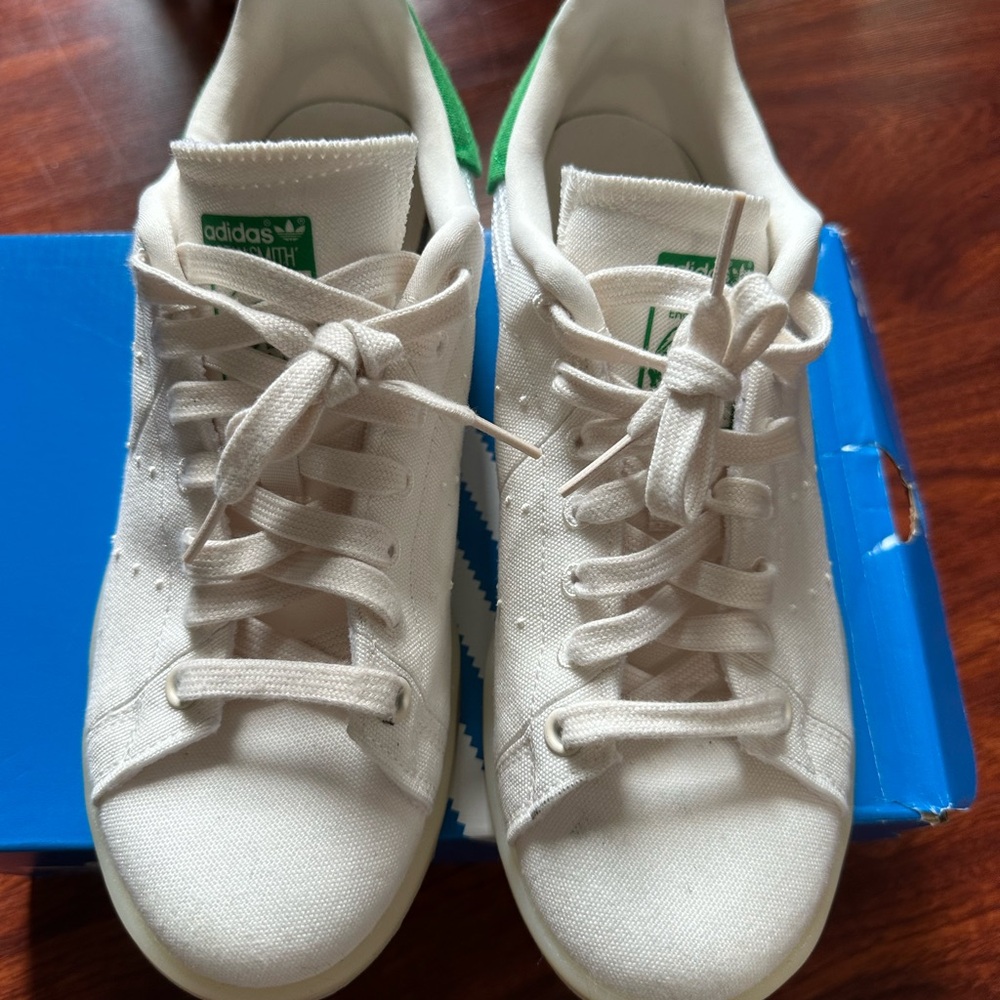 Adidas - Picture 2 of 4